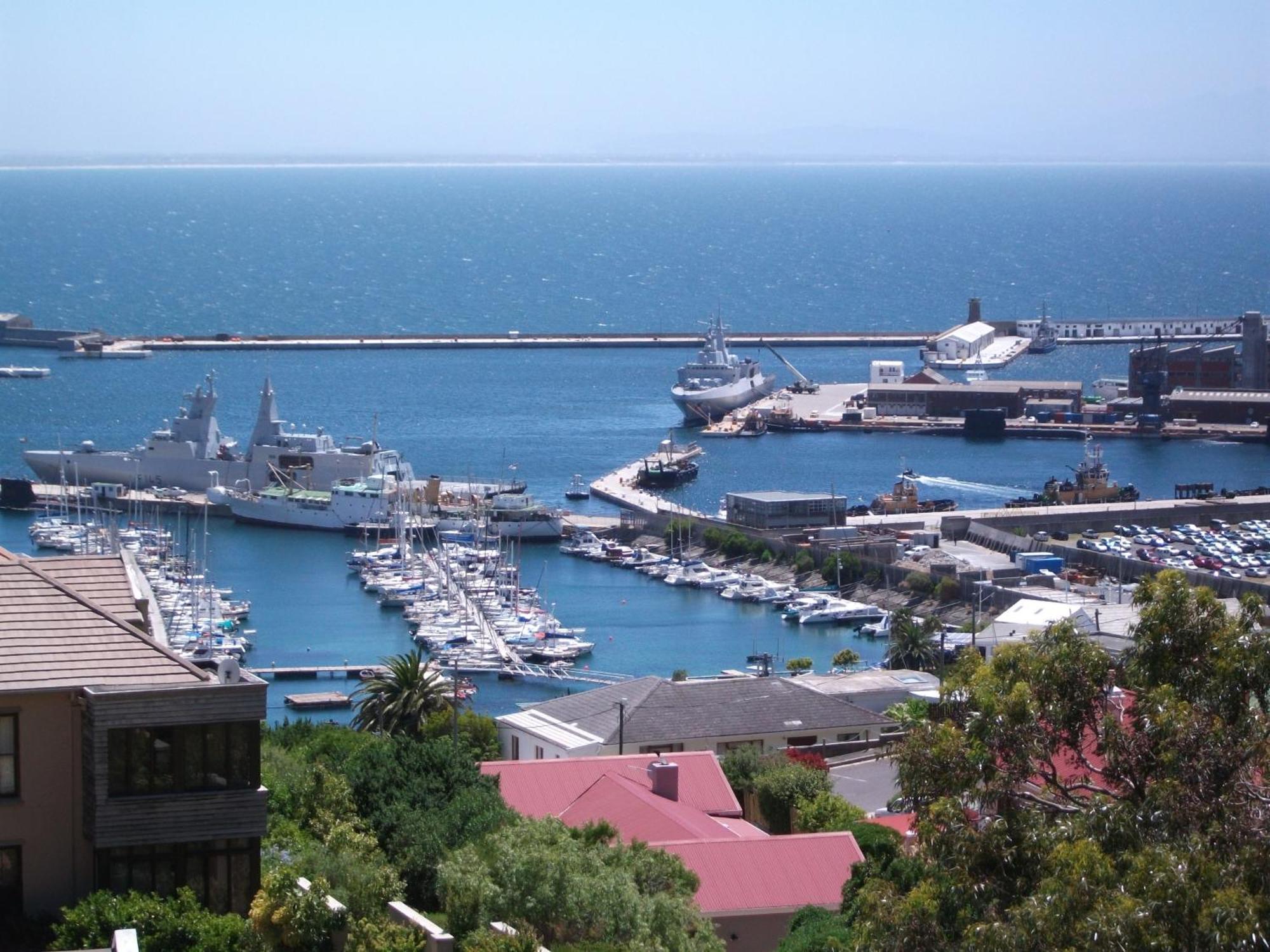 Hotel A Boat House Simonʼs Town Exterior foto