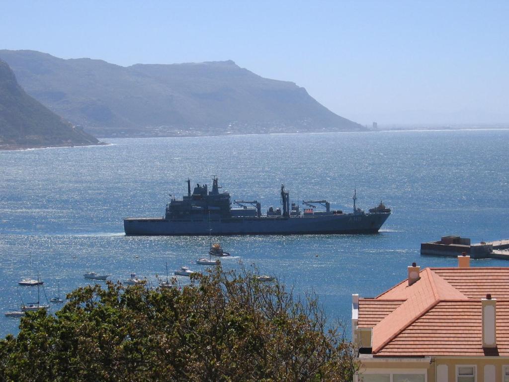 Hotel A Boat House Simonʼs Town Exterior foto